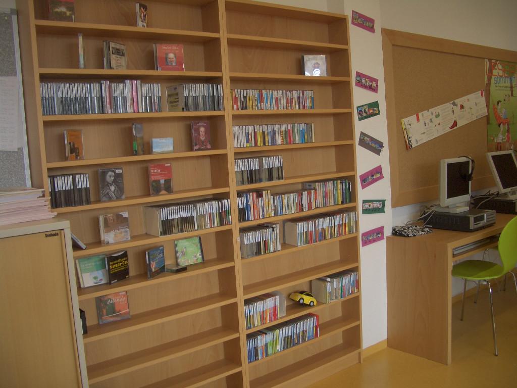 Innensicht der Bibliothek Ellmau