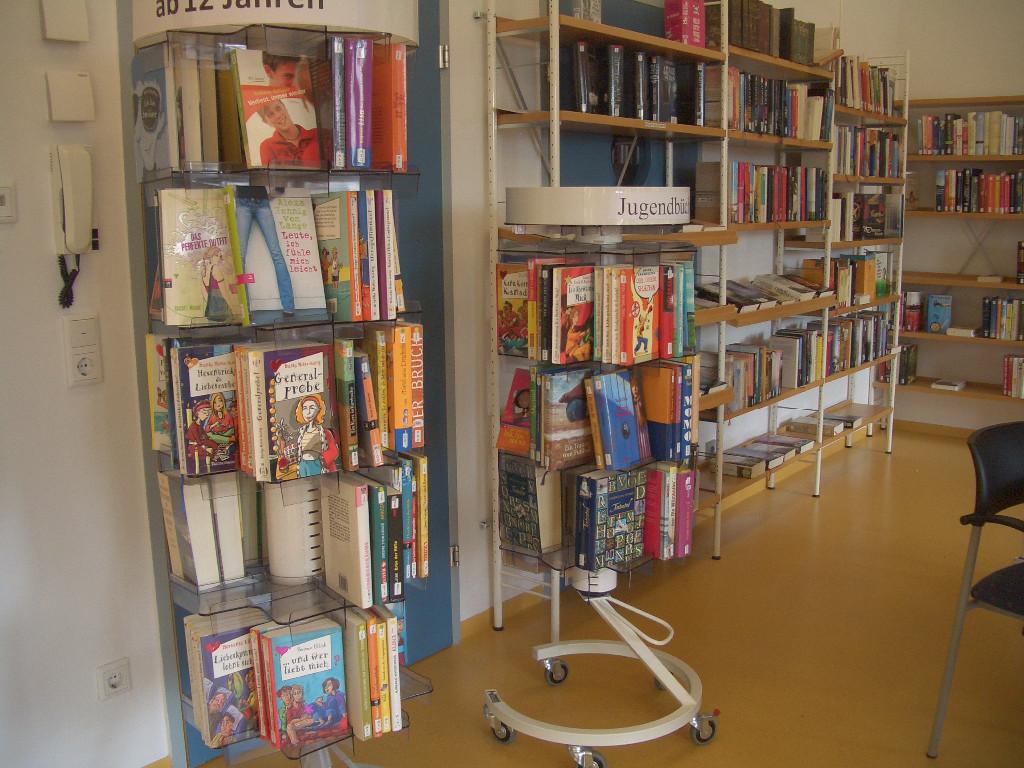 Innensicht der Bibliothek Ellmau