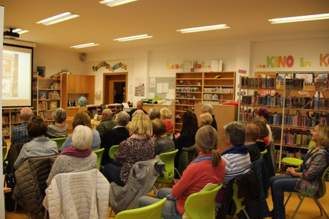 Kabarettistische Lesung mit Fritz Rabensteiner am 8.11.2019